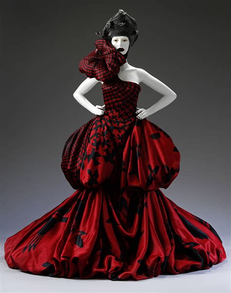 alexander mcqueen famous for.